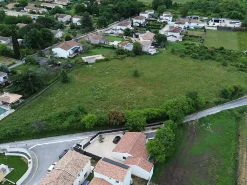 Terrain à bâtir, 400 m² - La Calmette (30190)