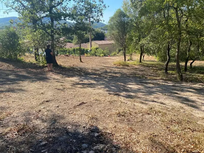 Terrain à bâtir, 760 m² - La Garde (83130)