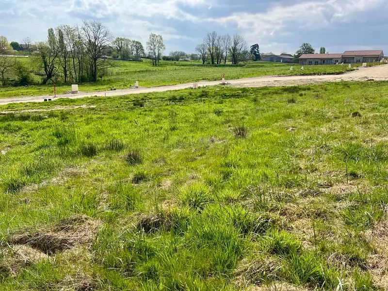Terrain à bâtir, 360 m² - Marboz (01851)