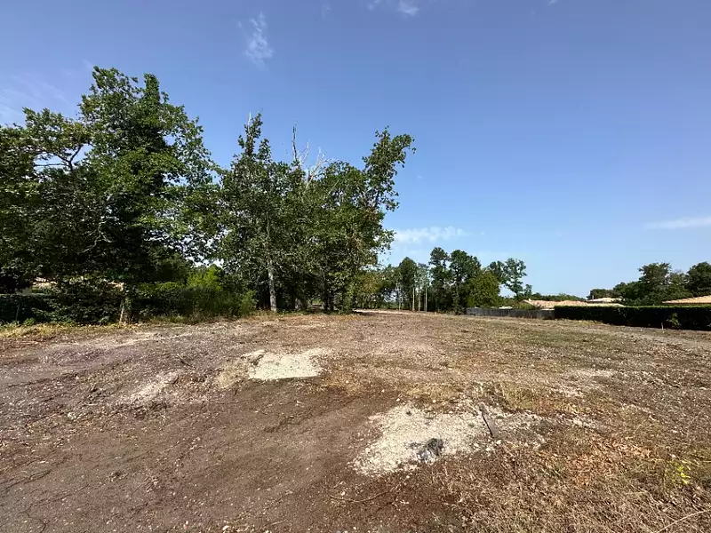 Terrain à bâtir, 850 m² - Martillac (33650)