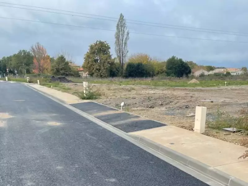 Terrain à bâtir, 415 m² - Sainte-Eulalie (33560)