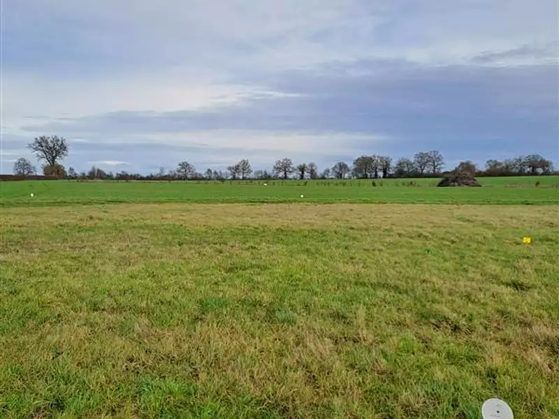 Terrain à bâtir, 599 m² - Chemillé (49120)