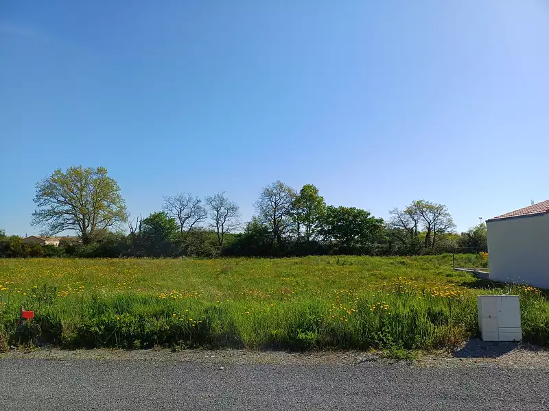 Terrain à bâtir, 400 m² - Beaufou (85170)