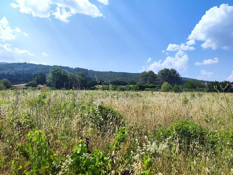 Terrain à bâtir, 1 654 m² - Garéoult (83136)