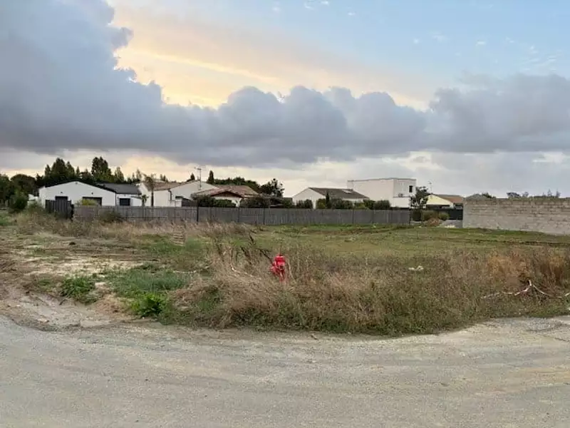 Terrain à bâtir, 486 m² - Saint-Laurent-de-la-Prée (17450)