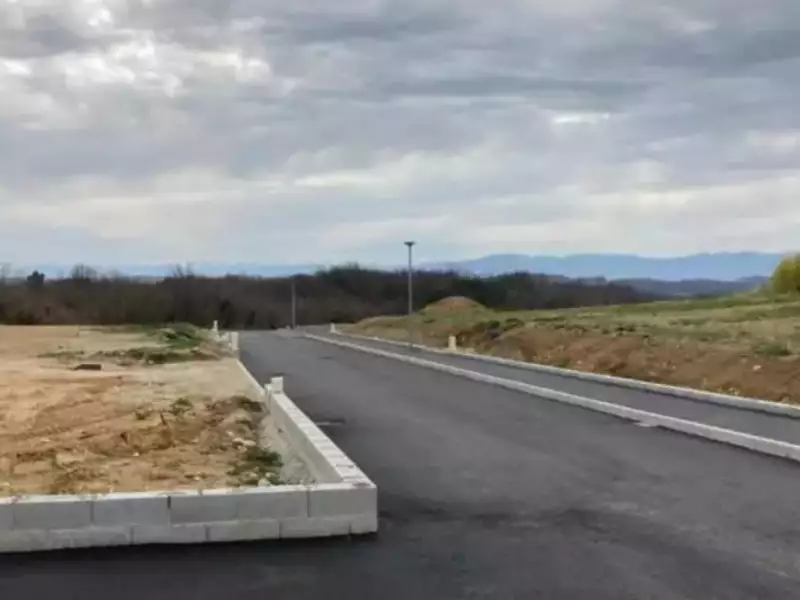 Terrain à bâtir, 597 m² - Saint-Donat-sur-l'Herbasse (26260)
