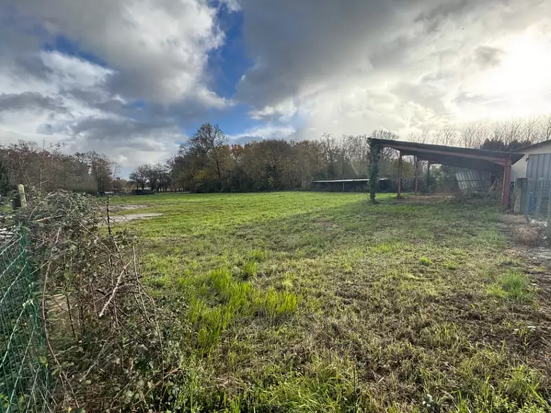 Terrain à bâtir, 912 m² - Blaignan-Prignac (33340)