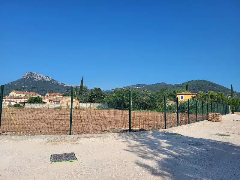 Terrain à bâtir, 560 m² - La Farlède (83210)