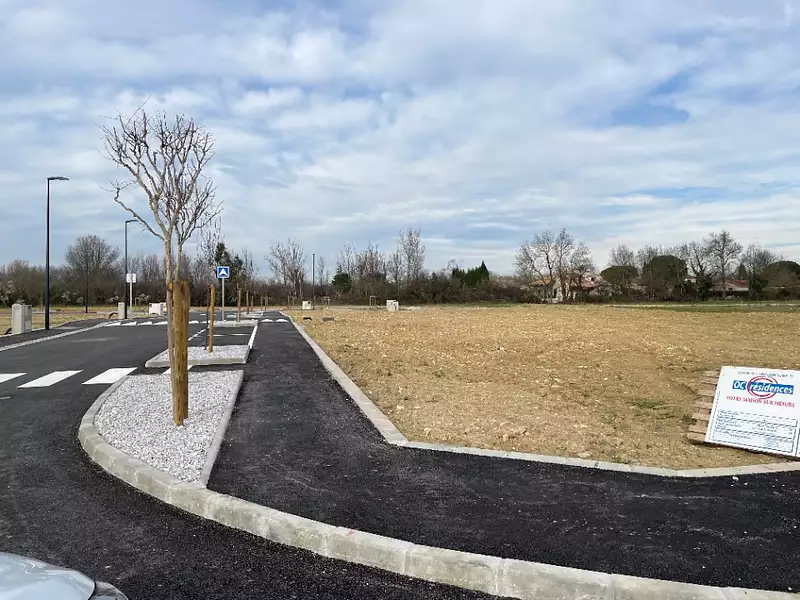 Terrain à bâtir, 350 m² - Revel (31250)