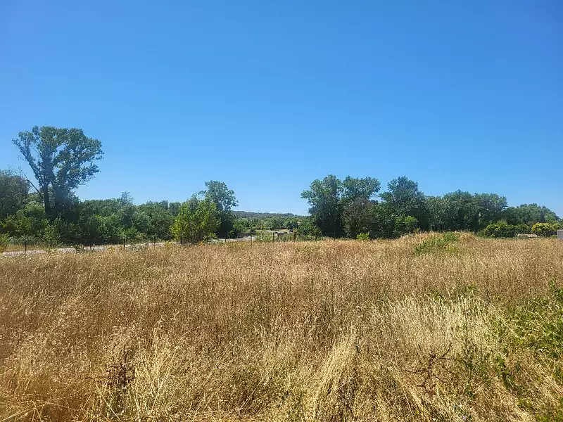 Terrain à bâtir, 1 401 m² - Saint-Mamert-du-Gard (30730)