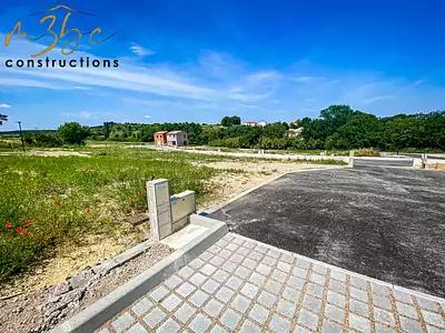 TERRAIN CONSTRUCTIBLE 370 m² 