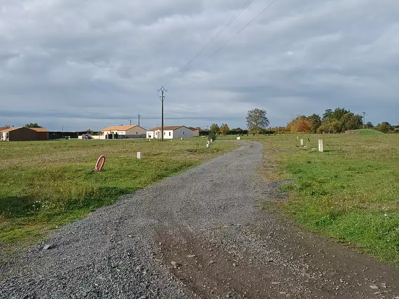 Terrain à bâtir, 623 m² - Loretz-d’Argenton (79290)