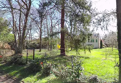 Terrain à bâtir, 1 070 m²