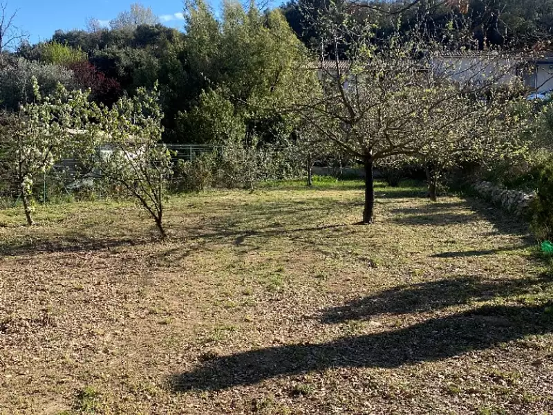 Terrain à bâtir, 1 100 m² - Le Luc (83340)