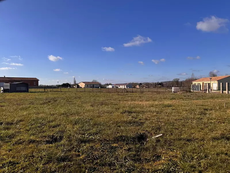 Terrain à bâtir, 1 383 m² - Saint Privat en Périgord (24410)