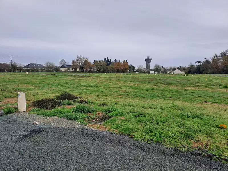 Terrain à bâtir, 492 m² - Feneu (49460)