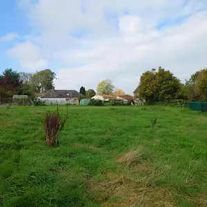Terrain à bâtir, 1 600 m²