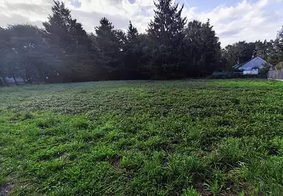 Terrain à bâtir, 1 600 m²