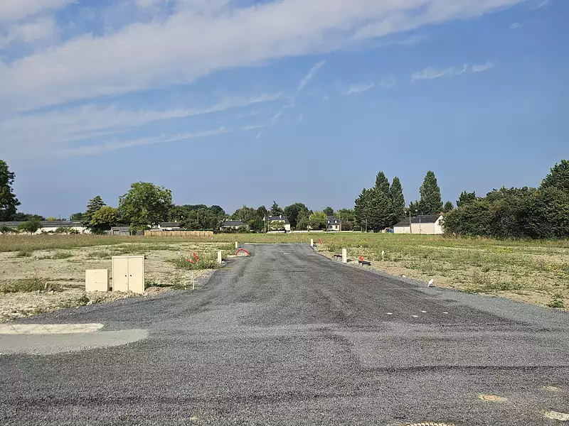 Terrain à bâtir, 339 m² - Longué-Jumelles (49160)