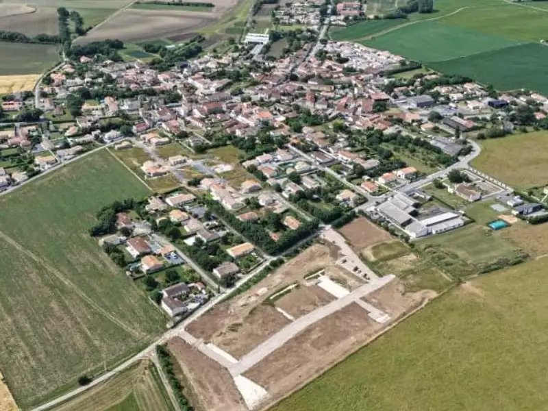 Terrain à bâtir, 49 800 m² - Ballon (17290)