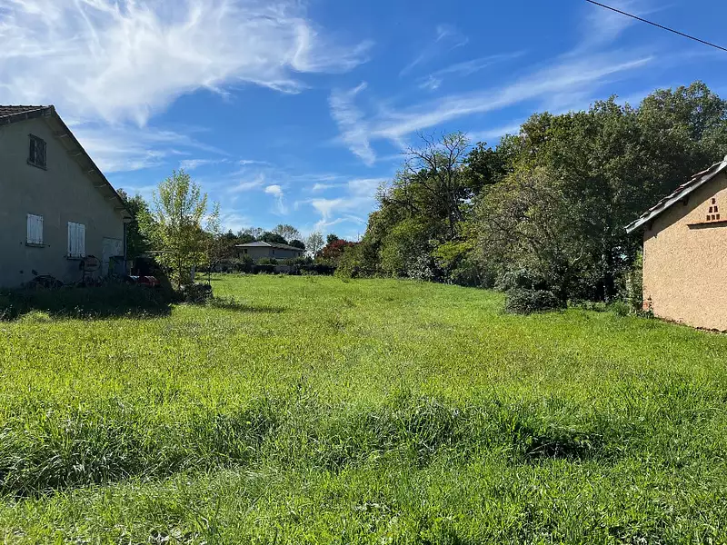 Terrain à bâtir, 700 m² - Brens (81600)