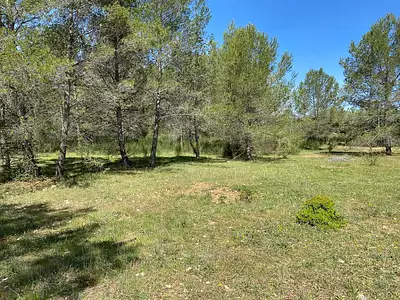 Terrain à bâtir, 2 000 m²