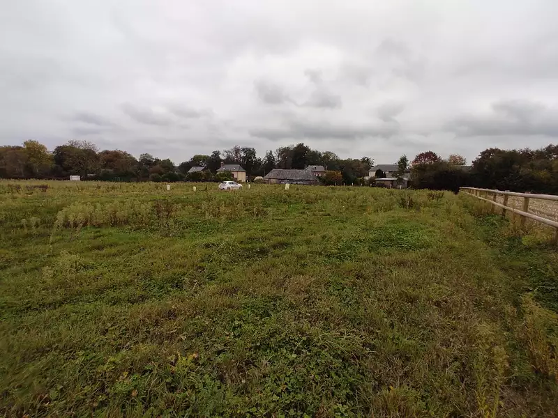 Terrain à bâtir, 800 m² - Pont-l'Evêque (14130)