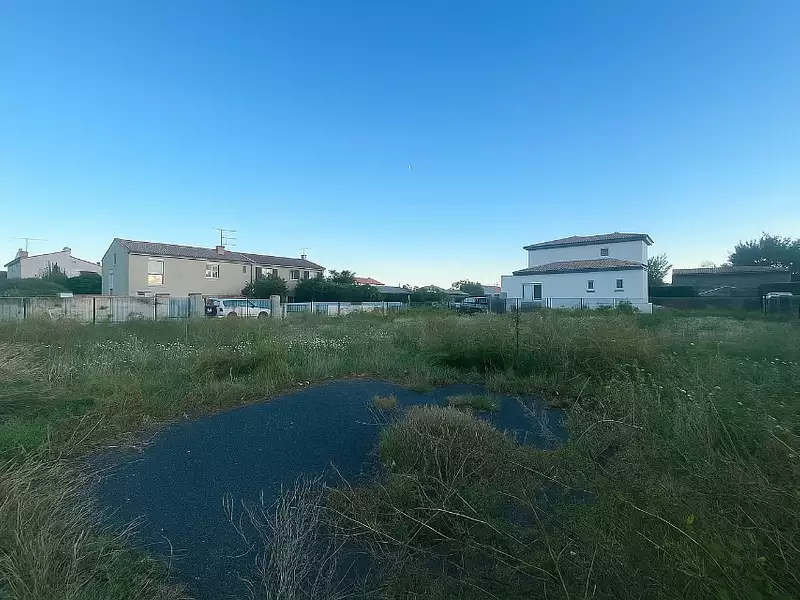 Terrain à bâtir, 803 m² - Bompas (66430)