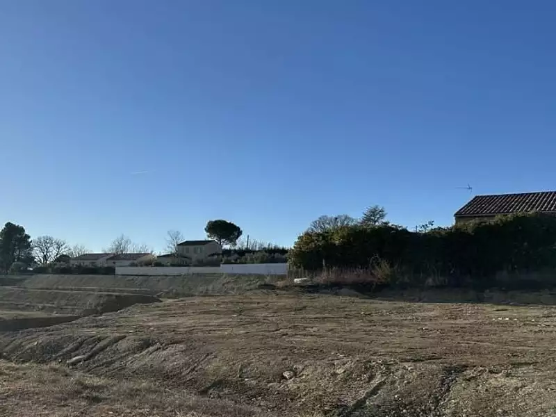 Terrain à bâtir, 435 m² - Pierrevert (04860)