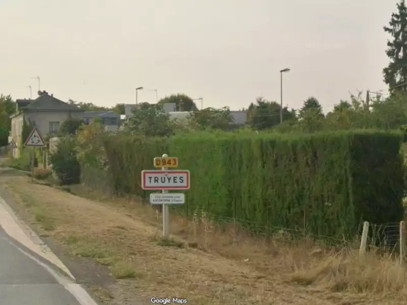 Terrain à bâtir, 310 m² - Truyes (37320)