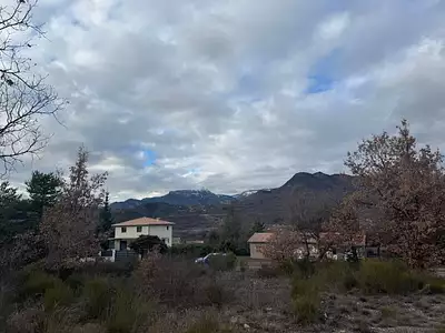 Terrain à bâtir, 1 500 m²