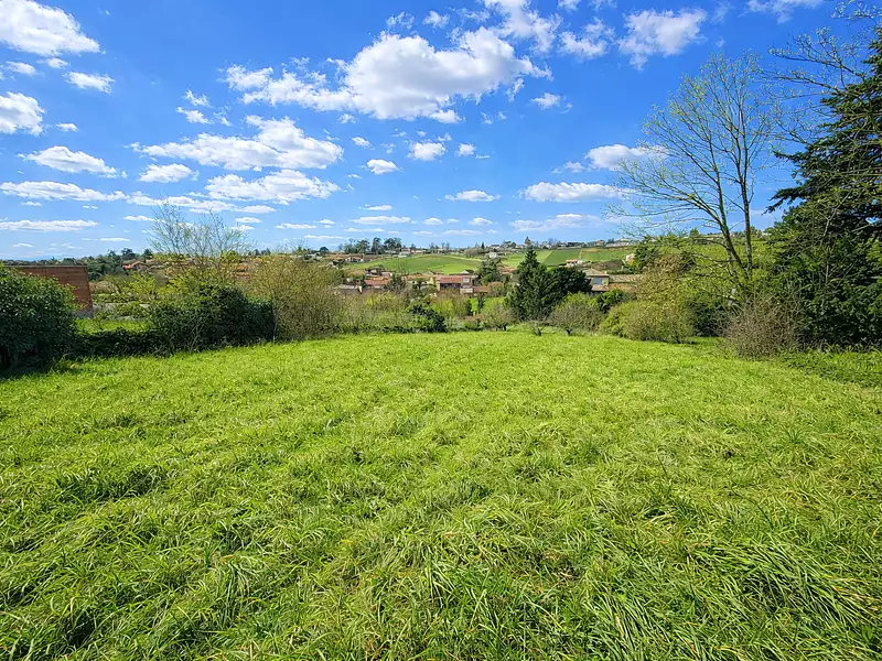 Terrain à bâtir, 720 m² - Charnay-lès-Mâcon (71850)
