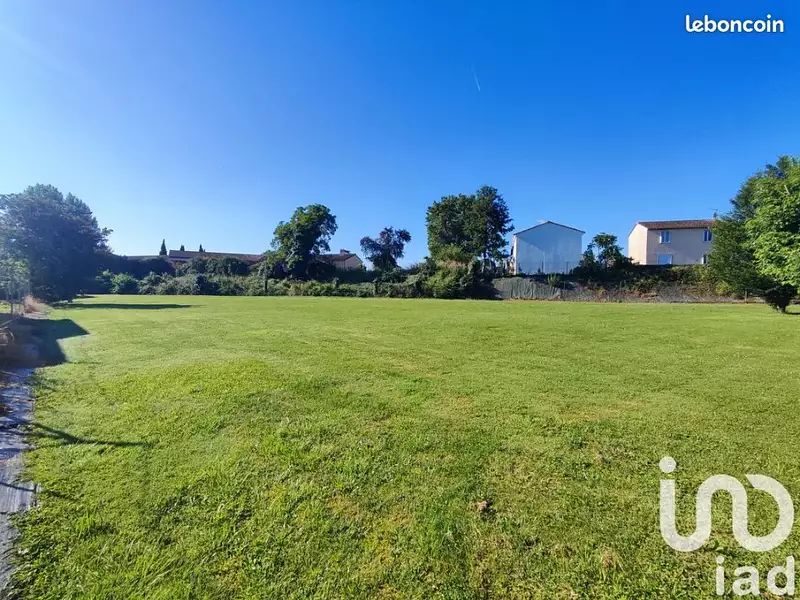 Terrain à bâtir, 2 200 m² - Le Passage (47520)