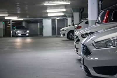 LE CASTELNAU - PARKING