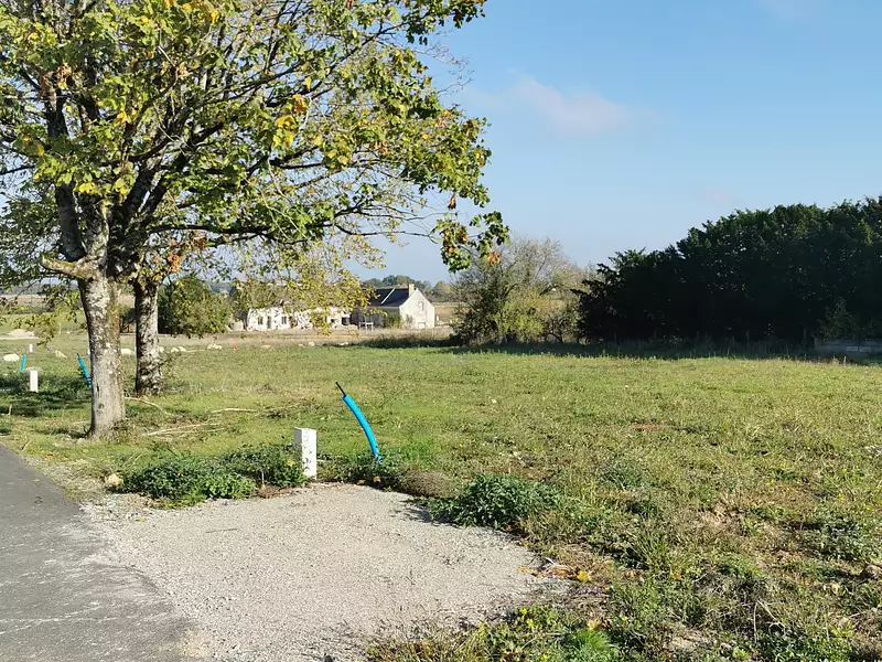 Terrain à bâtir, 390 m² - Luynes (37230)