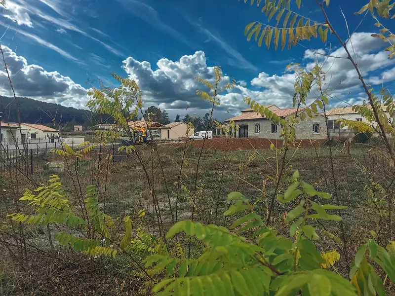 Terrain à bâtir, 800 m² - Joyeuse (07260)