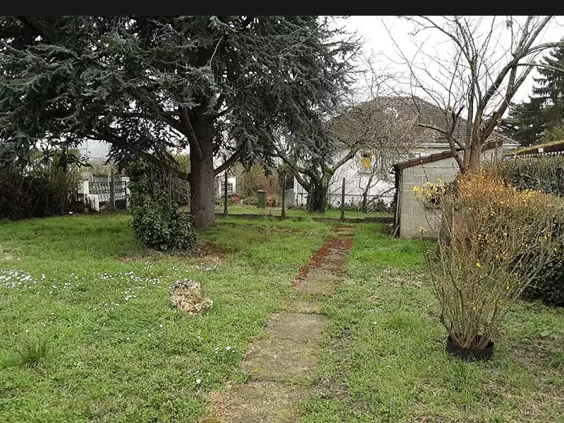 Terrain à bâtir, 900 m² - Frenelles-en-Vexin (27150)