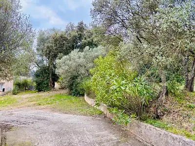 Terrain à bâtir, 710 m²