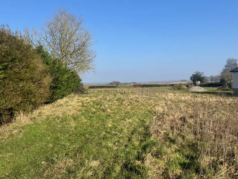 Terrain à bâtir, 1 600 m² - Ligescourt (80150)