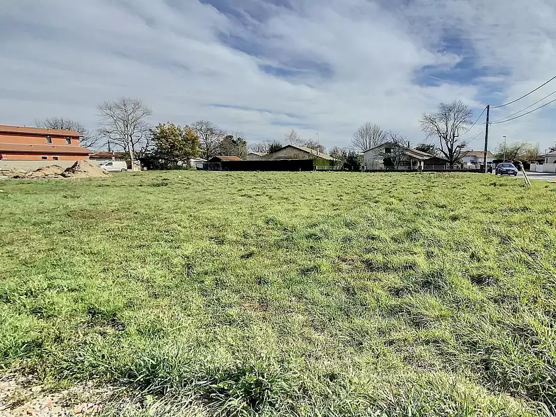 Terrain à bâtir, 636 m² - Cadaujac (33140)